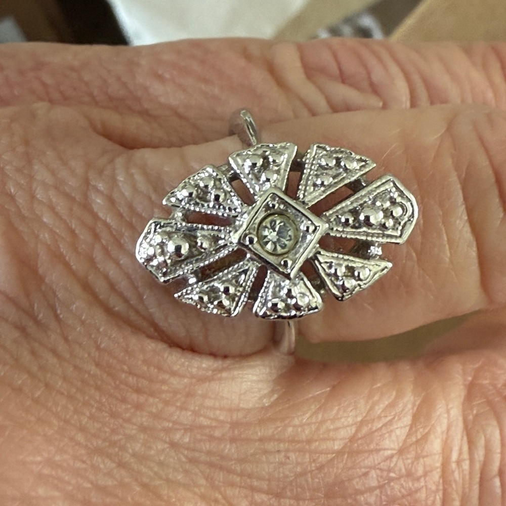 Elegant Silver Ring